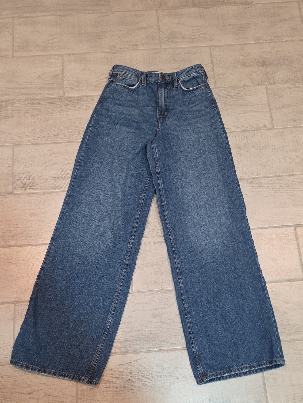 Wrangler Retro High Rise Wide Leg Women's Size 28x36 Distressed Look